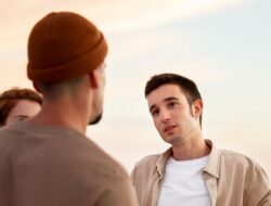 The Shift: How to Tell When He’s Left the Friendzone Pursuit