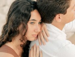 7 Fragile Marriage Signs That Look Like Maturity