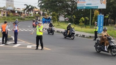 Polisi dan Dishub Lombok Barat Bersinergi untuk Meningkatkan Keselamatan di Jalan Raya
