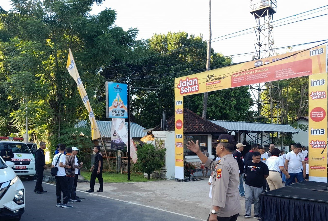 Polsek Batulayar Amankan Kegiatan Jalan Sehat dan Salon Kuliner di Sea View Hotel Aruna Senggigi