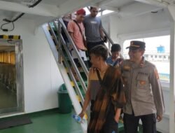 Ditemukan, Polsek Sekotong Jemput 3 Orang Nelayan yang Sempat Hilang Kontak