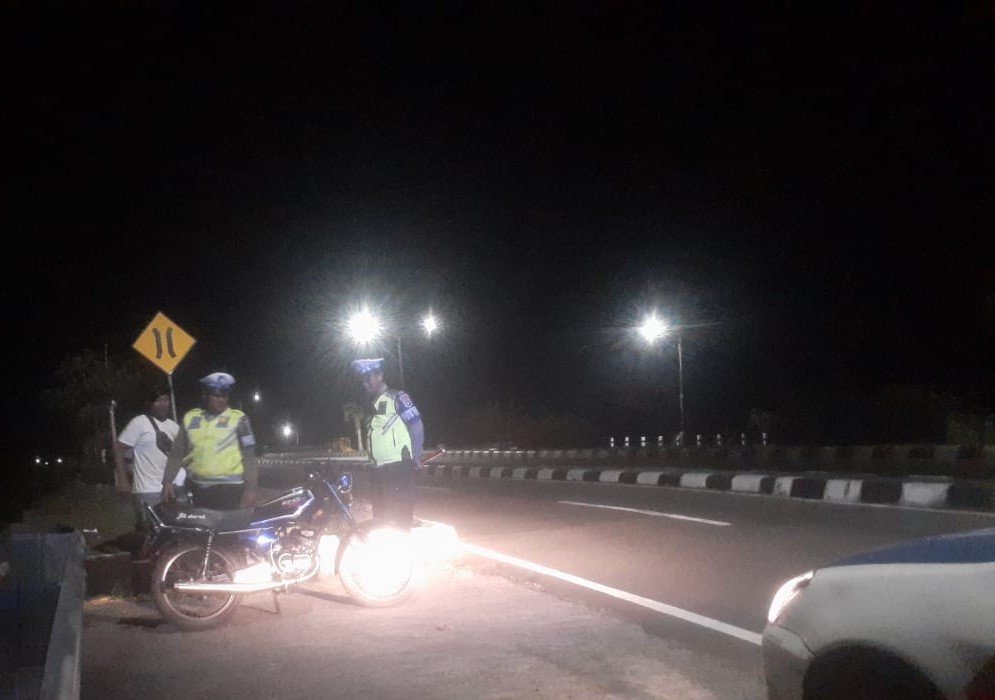 Patroli Malam Sat Lantas Polres Lombok Barat Cegah Kerawanan Lalu Lintas dan Balap Liar