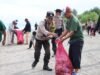 Pembersihan Sampah di Pantai Kupu-Kupu Dusun Cemare, Lombok Barat