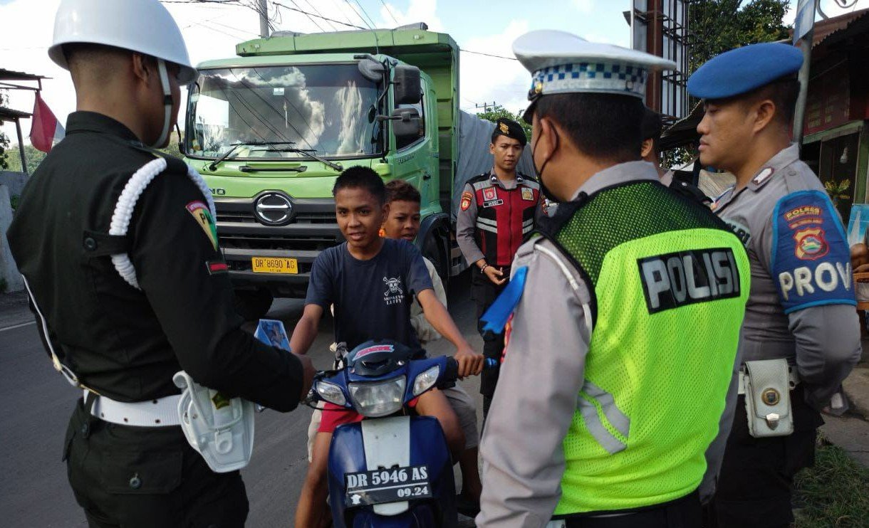 Polres Lombok Barat Gelar Operasi Patuh Rinjani 2023 di Simpangan Pelabuhan ASDP Lembar
