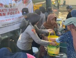 Polres Lombok Barat Peduli Masyarakat, Penyaluran Air Bersih dan Sembako untuk Lansia