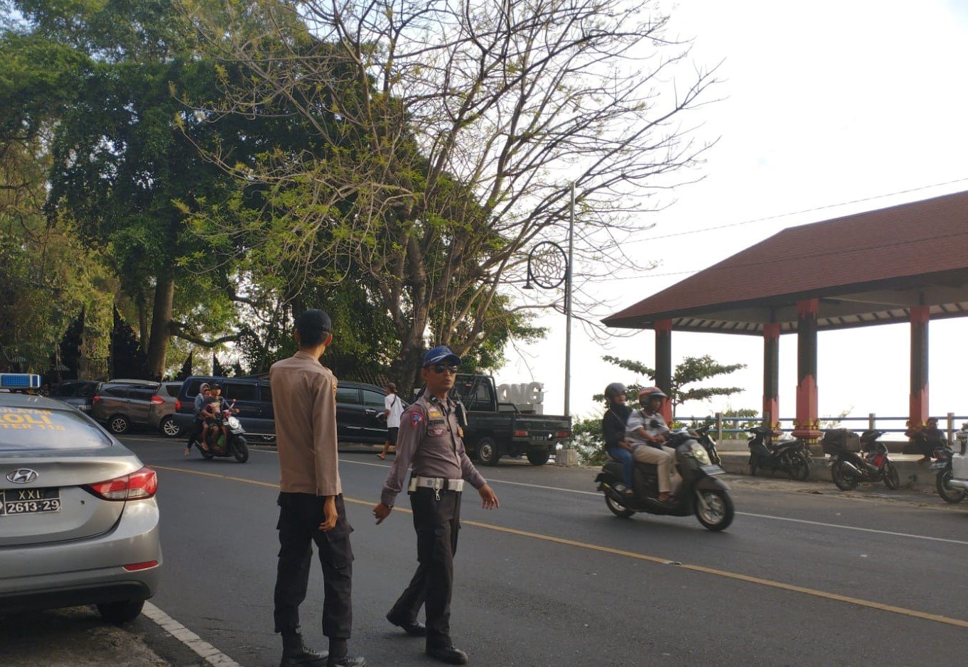 Patroli di Jalan Raya Senggigi
