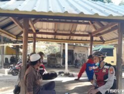 Patroli Bersepeda Sat Samapta Polres Lombok Barat, Sosialisasikan 110 dan Beri Bantuan Sembako