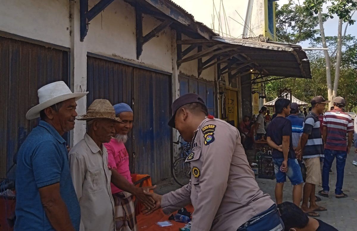 Polres Lombok Barat Gencarkan Sosialisasi Pemilu 2024 di Pasar Gerung