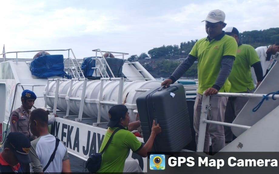 Polair Polres Lombok Barat Lakukan Patroli dan Edukasi di Pelabuhan Senggigi