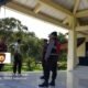 Polisi Patroli Kantor DPRD Lombok Barat Jelang Pemilu 2024