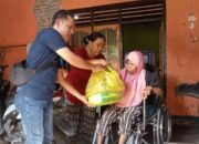 Kades Kediri Selatan Lombok Barat Berikan Bantuan Langsung untuk Inaq Maenah yang Sakit