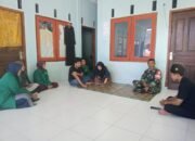 Babinsa Serka Sudito Ajak Mahasiswa KKN Hamzanwadi, Pancor, Bangun Masyarakat Desa Selelos