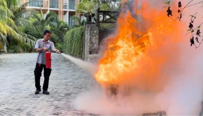 Aruna Senggigi Tingkatkan Kesiapan Tim dengan Pelatihan Tanggap Darurat dan Kebakaran