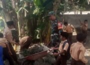 Semangat Gotong Royong: TNI dan Masyarakat Desa Taman Baru Tingkatkan Kebersihan Lingkungan