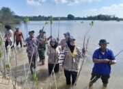 Kolaborasi Babinsa dan Mahasiswa UGM untuk Ekosistem Pantai