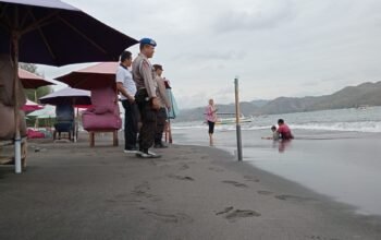 Patroli KRYD Polsek Lembar Jaga Keamanan Pantai Cemare