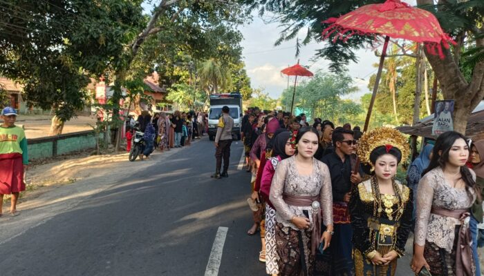 Meriahnya Nyongkolan di Dusun Betmi Karang Dalam Barat, Aman dan Terkendali