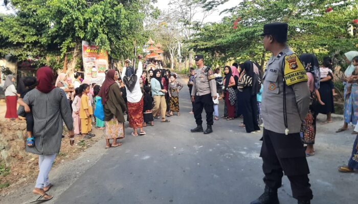 Pengamanan Nyongkolan: Polsek Sekotong Jaga Kelancaran Lalu Lintas