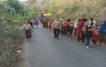 Pengamanan Ketat Polsek Sekotong dalam Acara Nyongkolan di Desa Cendi Manik