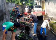 Kolaborasi Babinsa dan Masyarakat Beleka dalam Upaya Cegah Banjir 