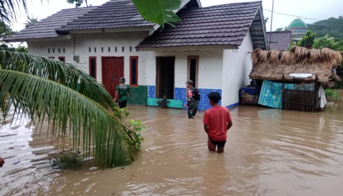 Tanggul Jebol, Warga Tunggulawang Barat Terdampak Banjir