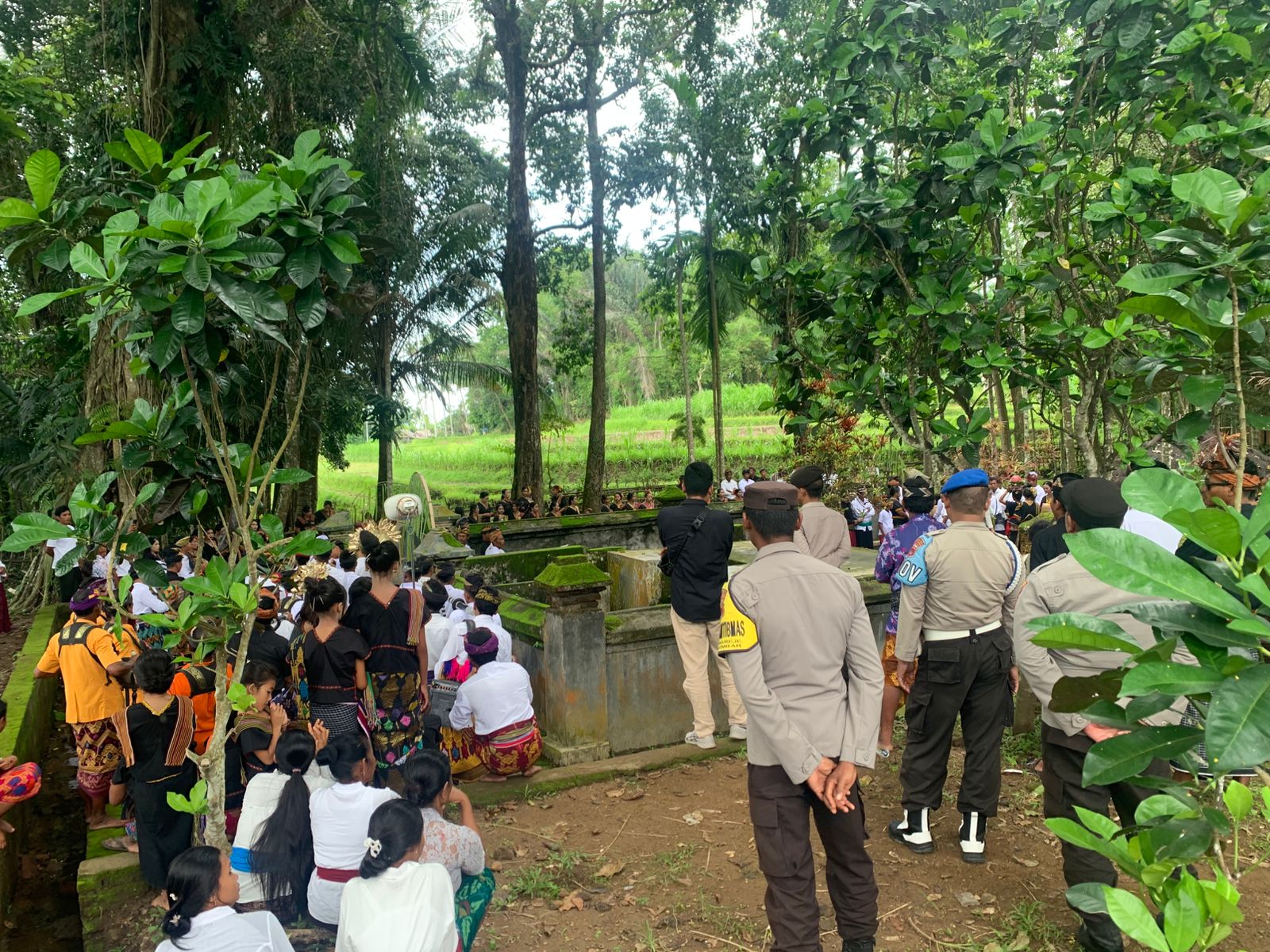 Nyelamat Gumi, Ritual Adat Tahunan Umat Buddha Desa Mareje yang Menyejukkan