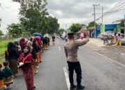 Polisi Kawal Tradisi Nyongkolan di Kediri: Simbol Kebersamaan Lombok