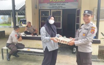 Jumat Berkah Polsek Kediri: Sentuhan Humanis Atasi Stunting