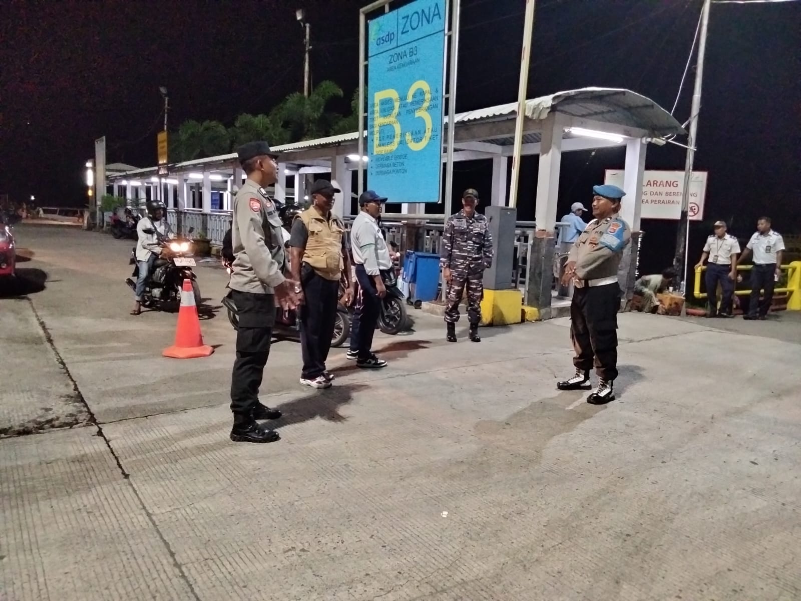 Malam di Pelabuhan Lembar Patroli Ketat, Keamanan Terjaga