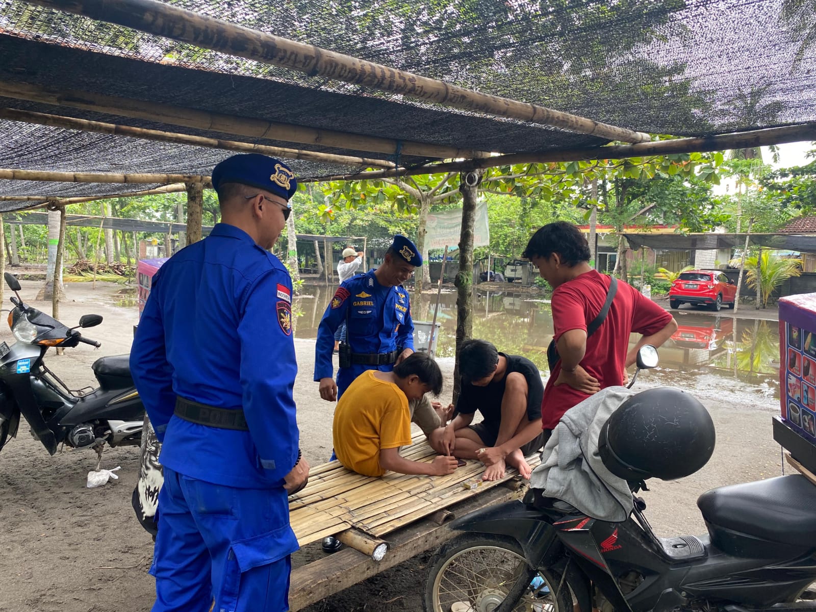 Pantai Cemara Dijaga Ketat, Patroli Rutin Satpolairud Lombok Barat Pastikan Keamanan Wisatawan