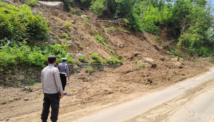 Antisipasi 3C & Bencana, Polsek Lembar Tingkatkan Patroli di Batu Melangit