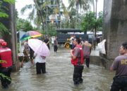 Hujan Deras Picu Banjir di Lombok Barat, Satsamapta Sigap Evakuasi Warga