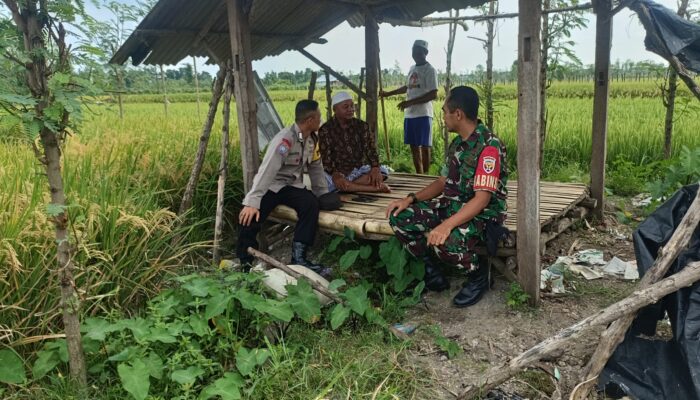 Babussalam Mandiri Pangan: Bhabinkamtibmas dan Babinsa Edukasi Warga Pentingnya Bertani