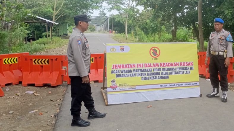 Jembatan Bakong Retak, Polsek Lembar Bertindak Cepat Demi Keselamatan Warga