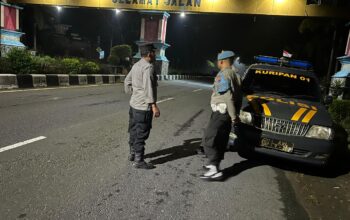 Patroli Blue Light Polsek Kuripan Jaga Keamanan Jalur Panjang Bil I dan Bil II Hingga Dini Hari