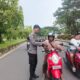 Sinergi Polri dan Masyarakat, Polres Lombok Barat Bagikan Takjil