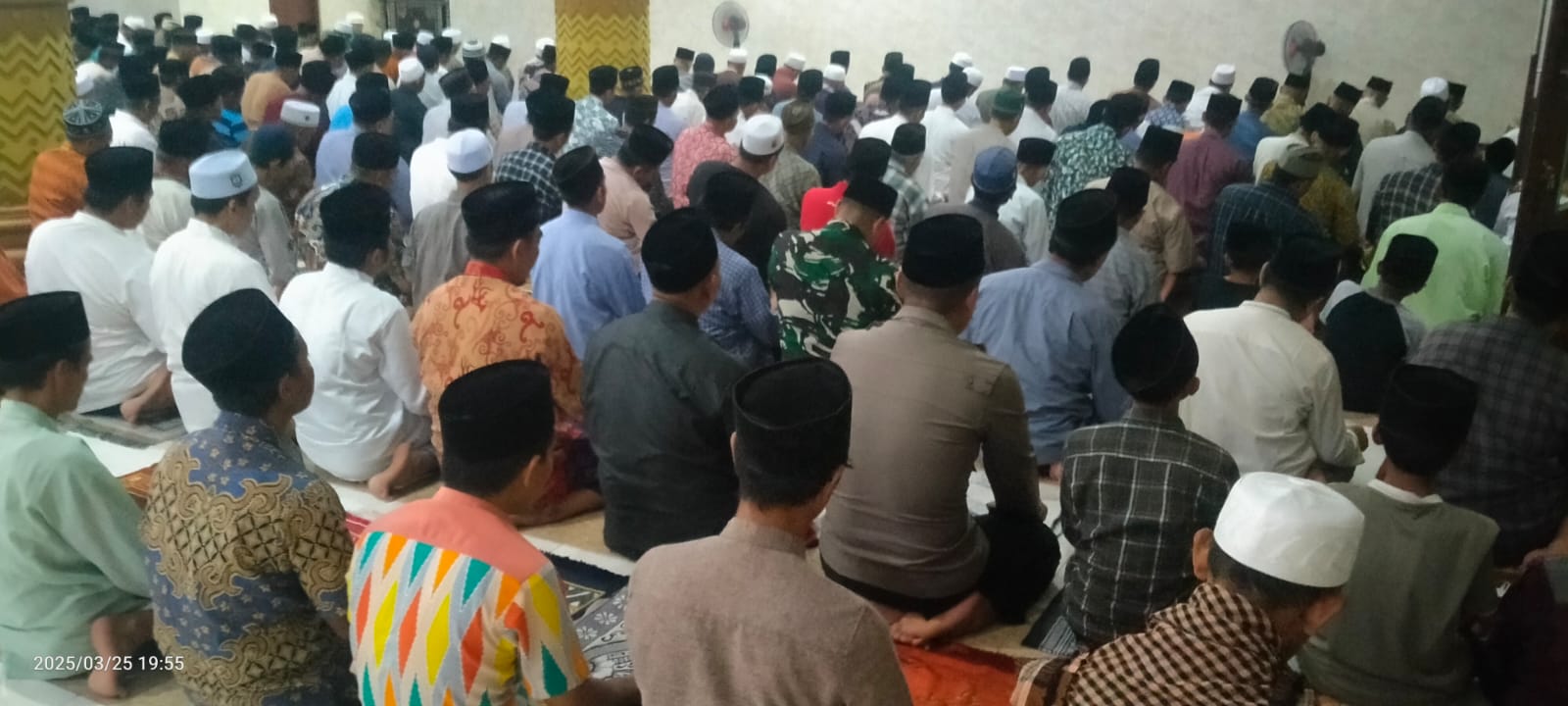 Kapolsek Kediri Pimpin Tarawih Keliling, Jaga Keamanan dan Kenyamanan Warga