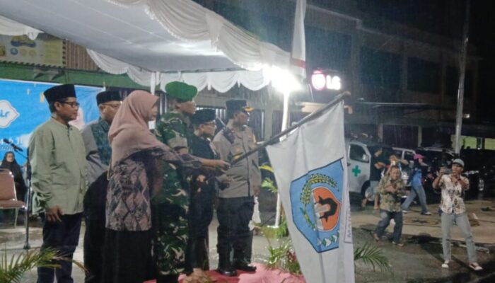 Dandim 1606/Mataram Resmi Lepas Pawai Takbiran, Semangat Warga Tak Luntur Meski Hujan