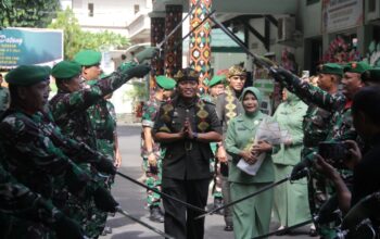 Tradisi Lepas Sambut Dandim 1606/Mataram Berlangsung Penuh Haru Letkol Inf Nyarman Resmi Jabat Dandim 1606/Mataram