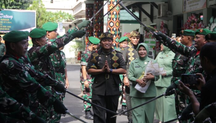 Tradisi Lepas Sambut Dandim 1606/Mataram Berlangsung Penuh Haru Letkol Inf Nyarman Resmi Jabat Dandim 1606/Mataram