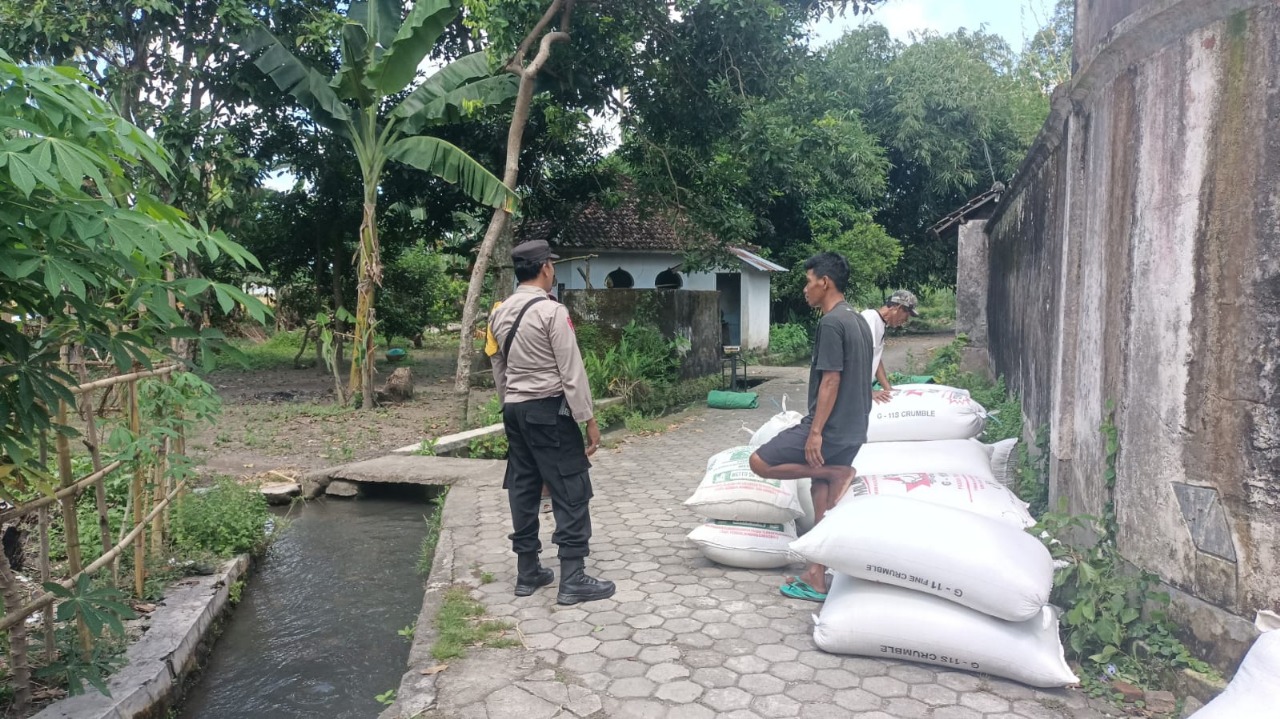Ketahanan Pangan Lombok Barat: Bhabinkamtibmas Gandeng Warga Optimalkan Potensi Lokal