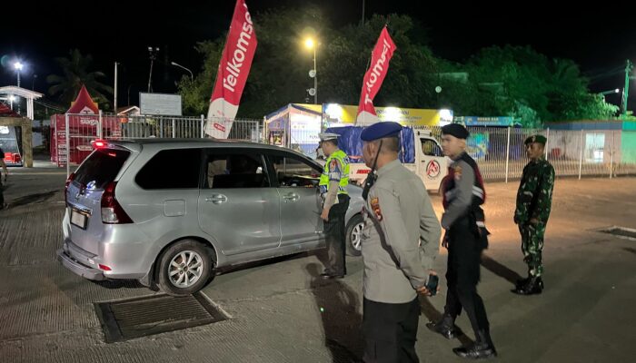 Mudik Aman! Polisi Kawal Kedatangan Kapal di Pelabuhan Lembar