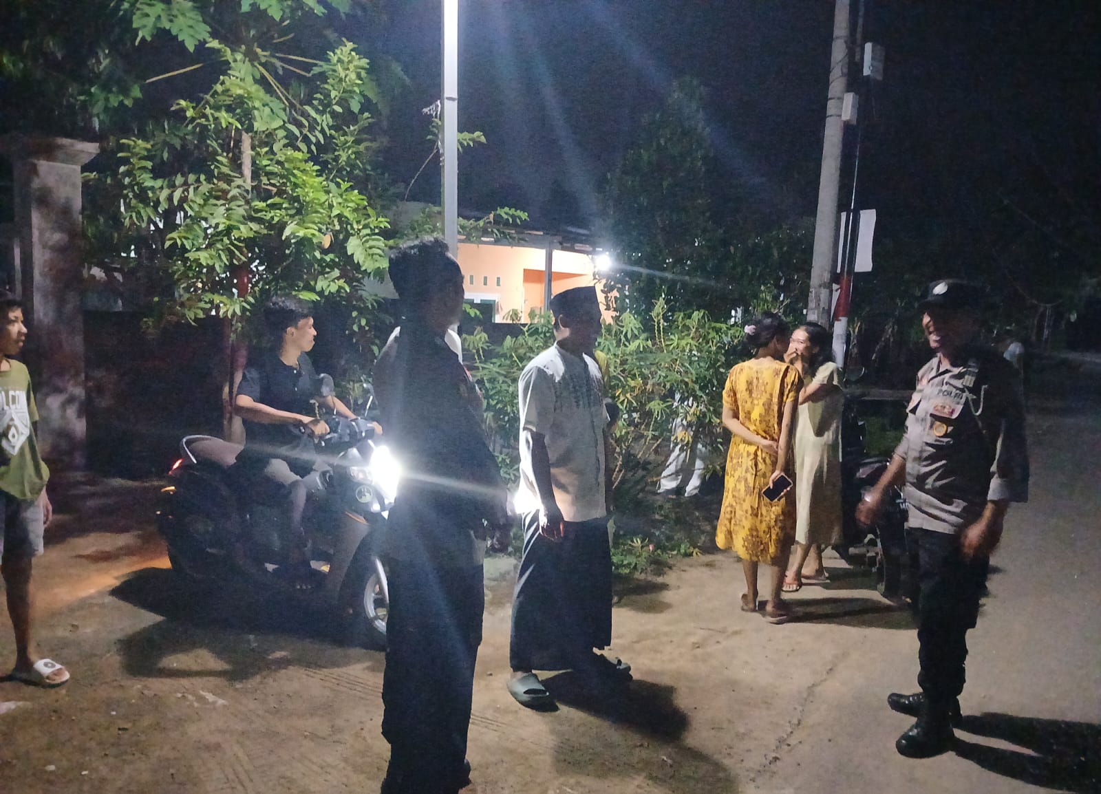 Antisipasi Kejahatan, Polsek Lembar Intensifkan Patroli Malam Hari