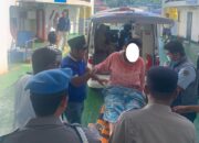 Respons Sigap Petugas Evakuasi Ibu Melahirkan di Tengah Laut