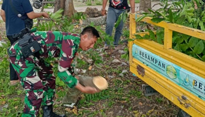 Gotong Royong Warnai Persiapan Lebaran Ketupat di Ampenan