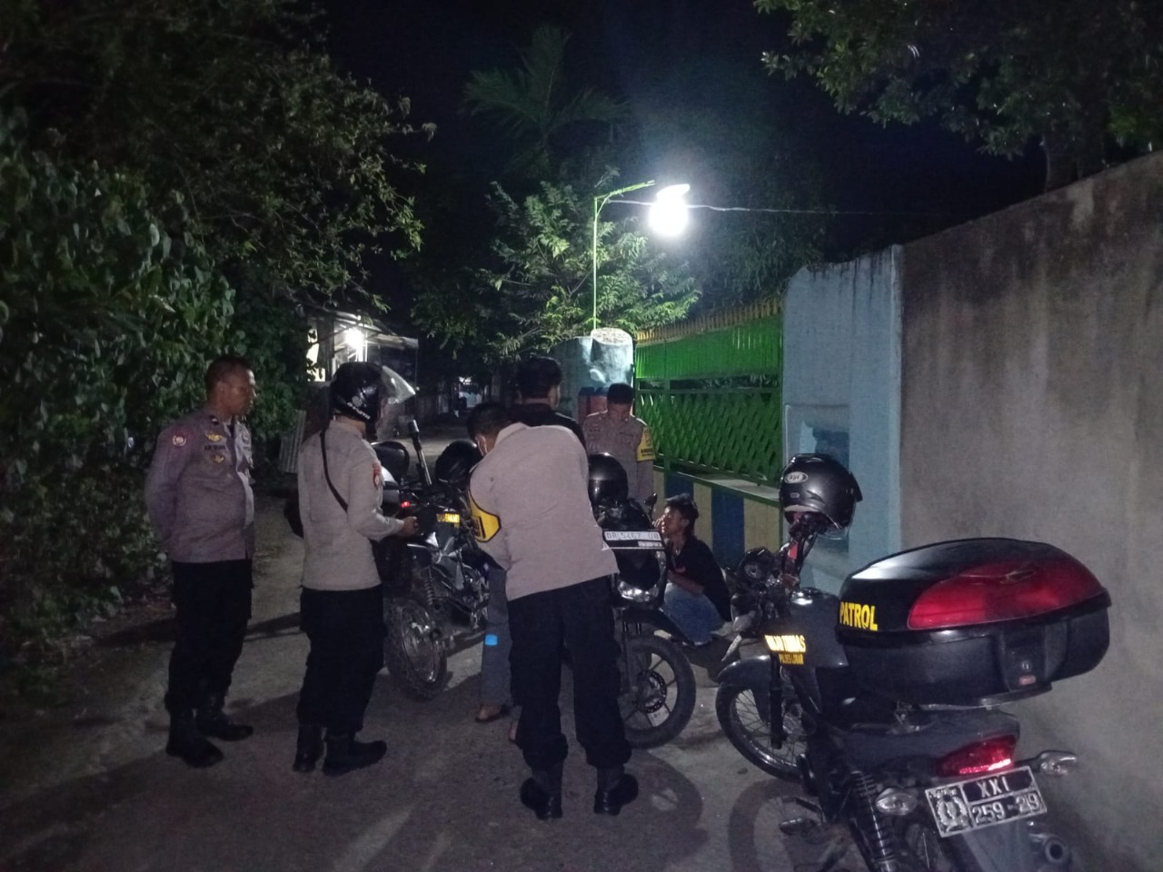 Intensifkan Patroli KRYD, Polsek Labuapi Sasar Lokasi Berpotensi Rawan di Lombok Barat Antisipasi 3C dan Narkoba
