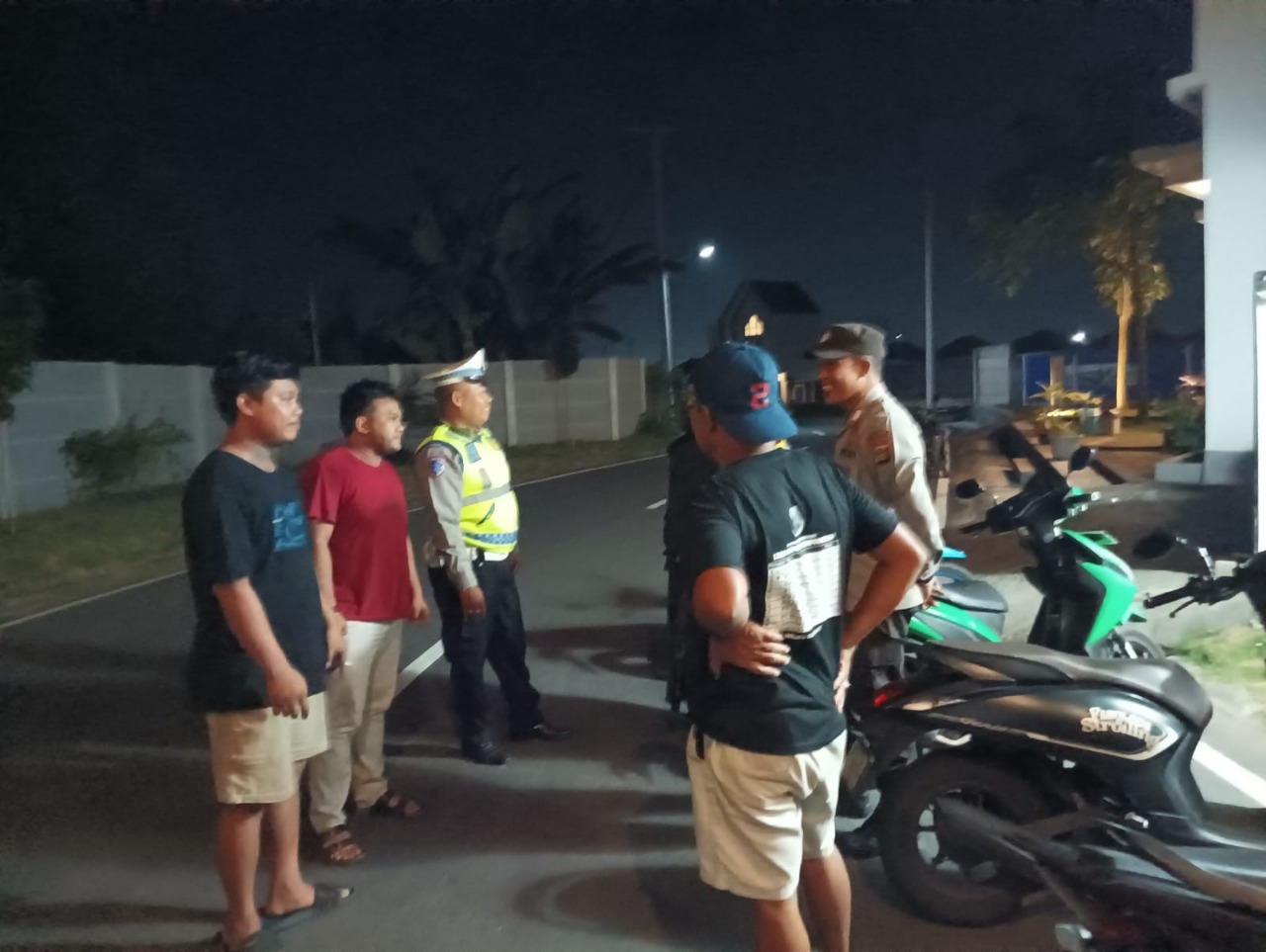 Polsek Kediri Gencarkan Patroli KRYD Dialogis, Sambangi Desa Gelogor Lombok Barat
