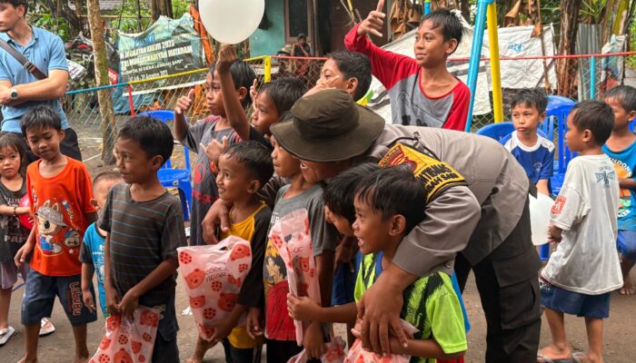 Dukung Perkembangan Anak, Polsek Batulayar Apresiasi Pembangunan Taman Bermain