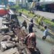 Babinsa Terjun ke Saluran Irigasi, Bukti TNI Hadir untuk Rakyat