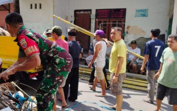 Wujudkan Lingkungan Bersih, Babinsa Gomong Ajak Gotong Royong